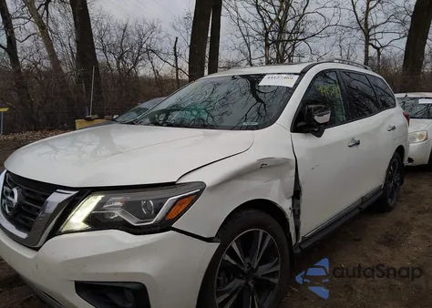 2017 Nissan Pathfinder Platinum из США, поврежденный, VIN 5N1DR2MM8HC635344